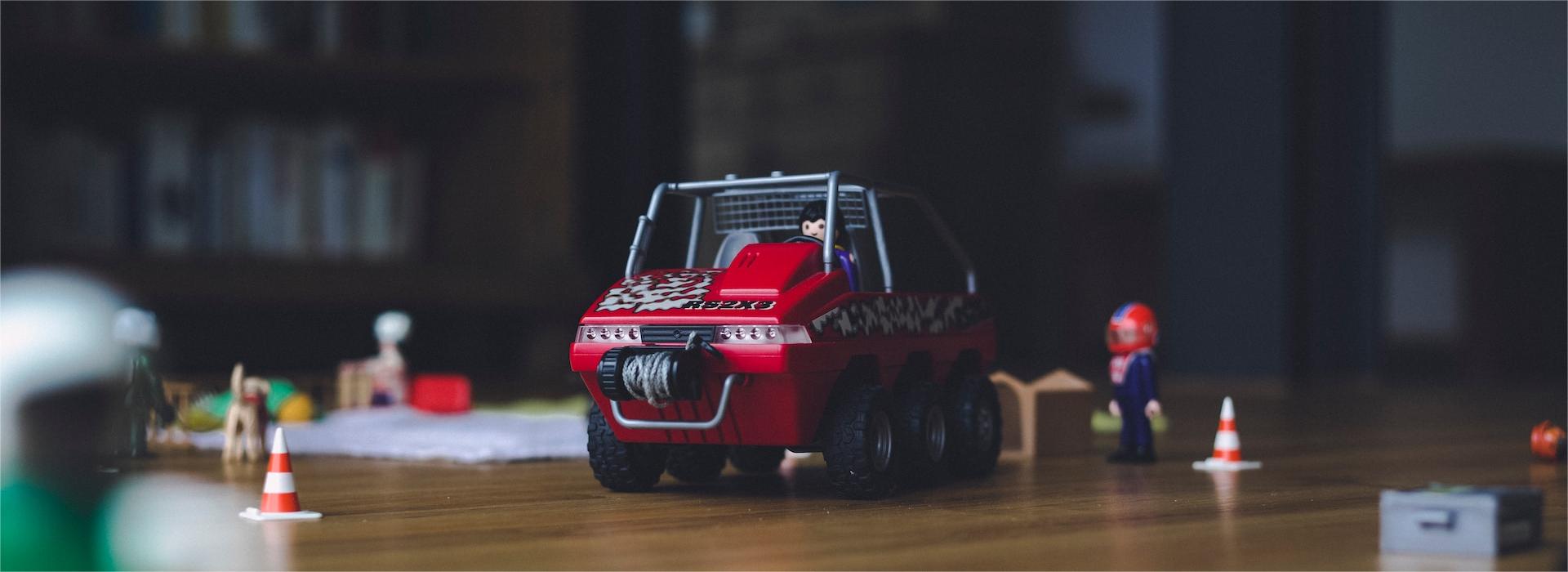 Playmobil Spielwaren -Playmobil Spielwaren markus spiske NjZqlHEKM8U unsplash